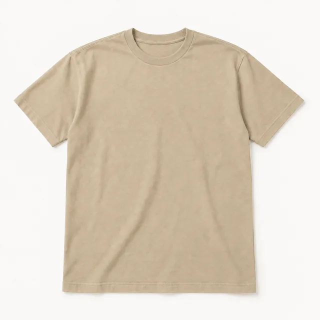 Remera de algodón color arena, vista de frente